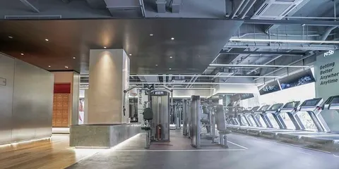 Strength machines and treadmills at 乐刻运动健身（解放碑复悦荟店）