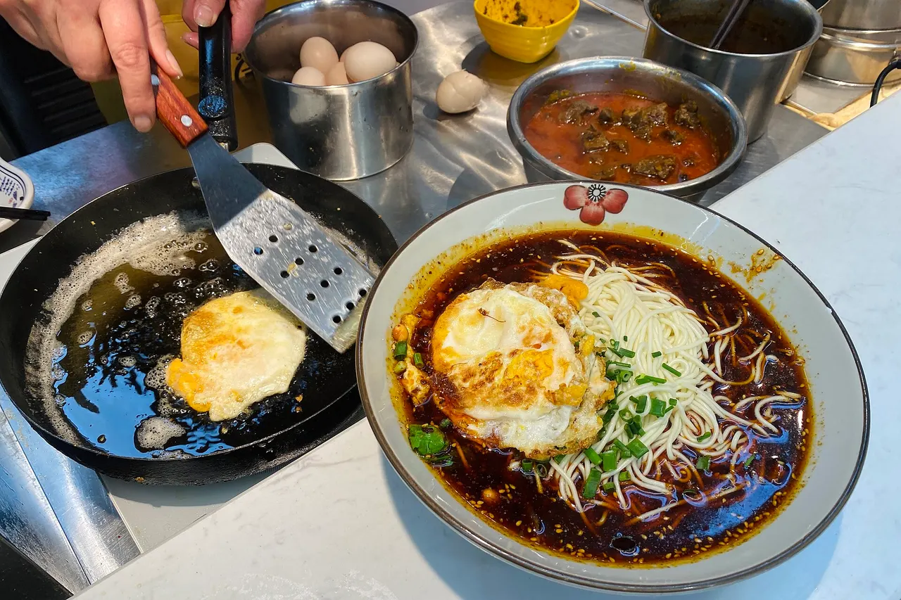 A bowl of Chongqing xiaomian noodles with fried eggs