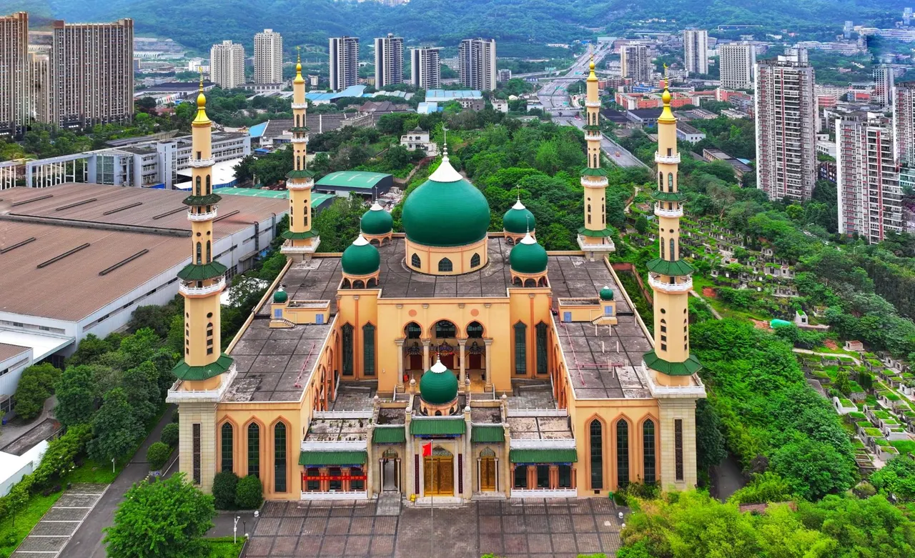 Chongqing Mosque in Jiulongpo, with green domes and four minarets