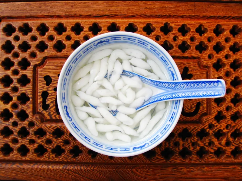 Chilled rice jelly drops